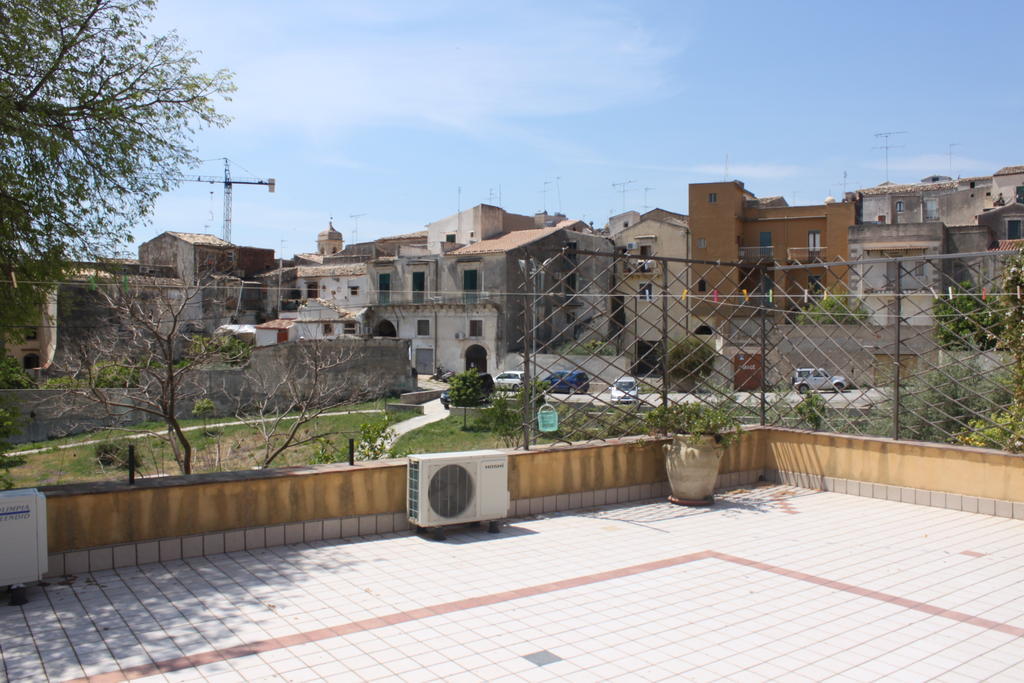 Bed and Breakfast Il Giardino Di Pietra Noto Exterior foto